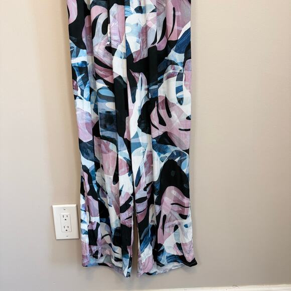 BCBGMAXAZRIA Plunge Halter Tropical Leaf Print Jumpsuit Womens M Multi Boho NWT - Picture 5 of 10